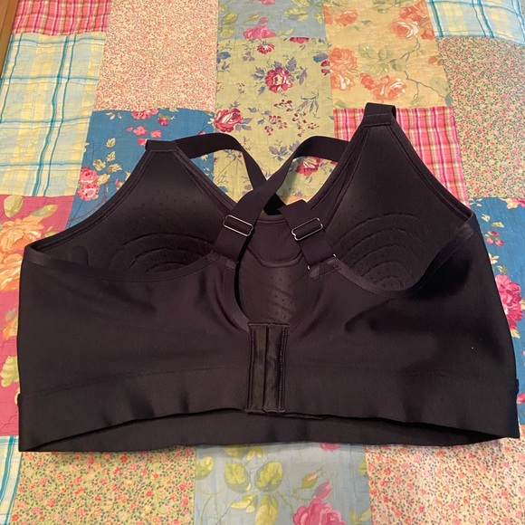 Under Armour Sports Bra - Picture 5 of 5